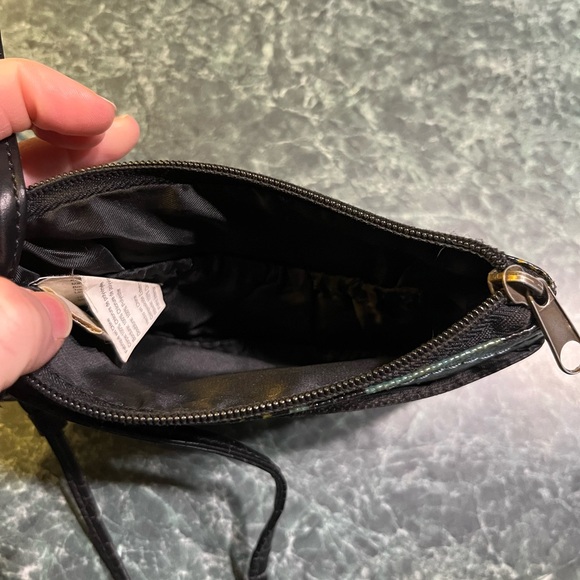 Mudd Women’s Print Wristlet - Picture 3 of 7